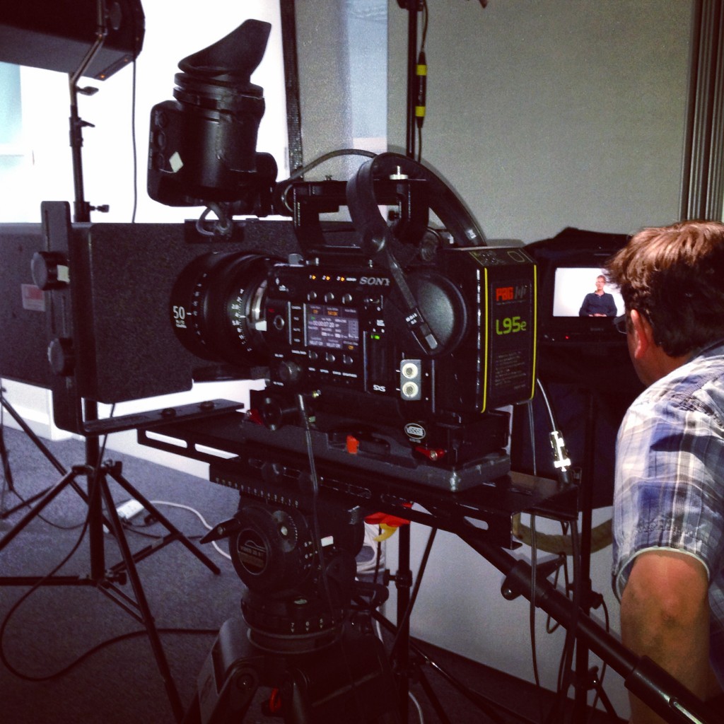 Mark II with foam fitted rolling travel case - Image 5